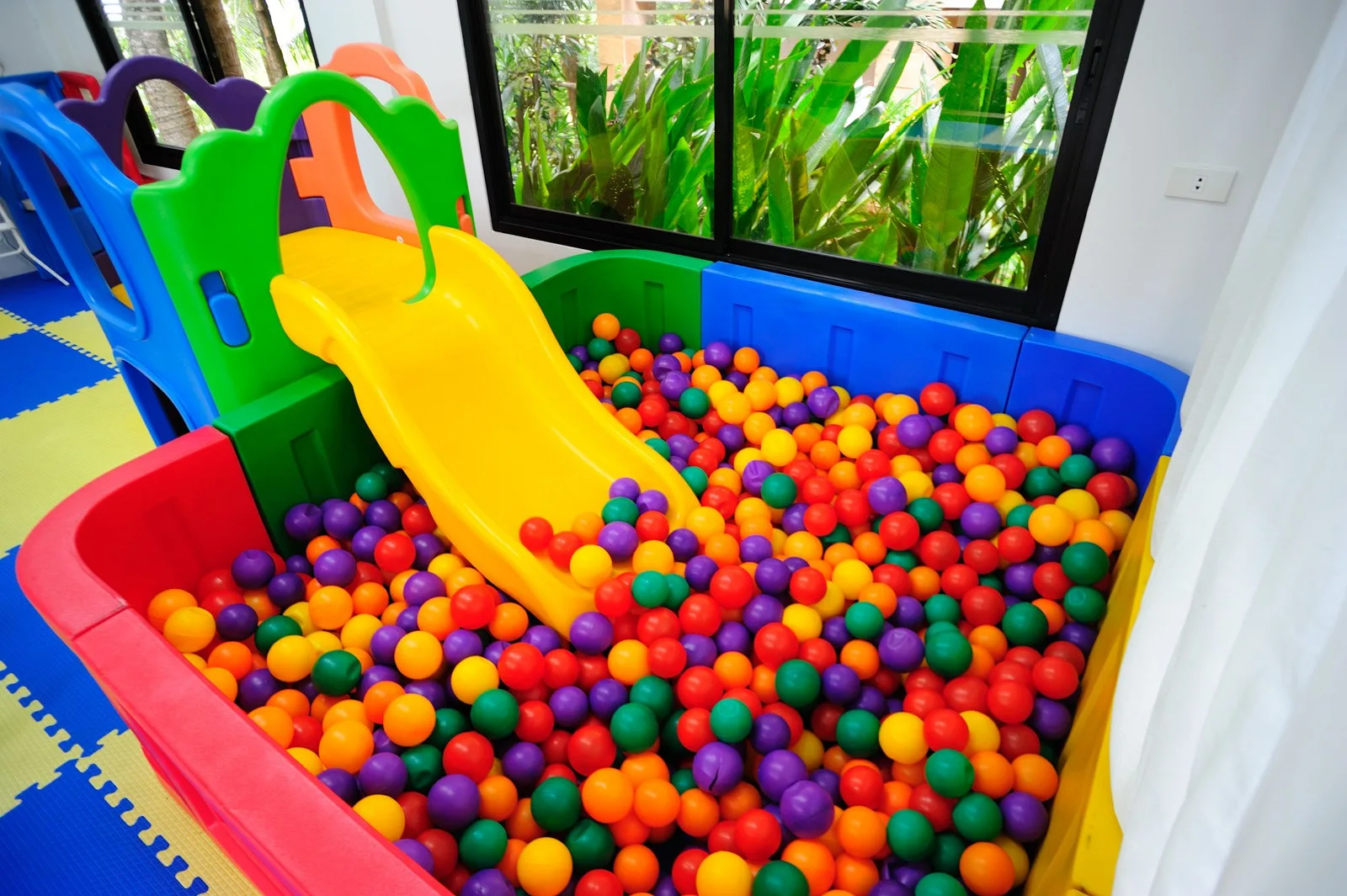 THE CHILDREN’S PLAY SPACE